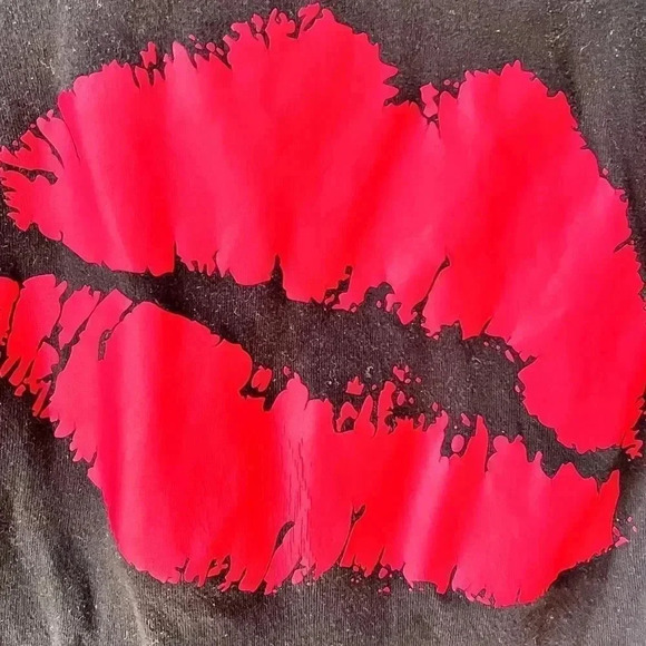 Norma Kamali Kiss Lips Quarter Sleeve Shirt - Picture 4 of 6